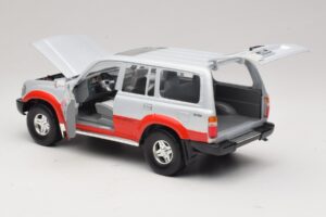 Toyota Land Cruiser J80 Silver Red Road Legends 1:18 92098 Diecast - image 5 of 8