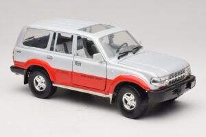 Toyota Land Cruiser J80 Silver Red Road Legends 1:18 92098 Diecast - image 6 of 8