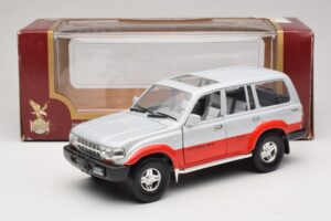 Toyota Land Cruiser J80 Silver Red Road Legends 1:18 92098 Diecast - image 8 of 8