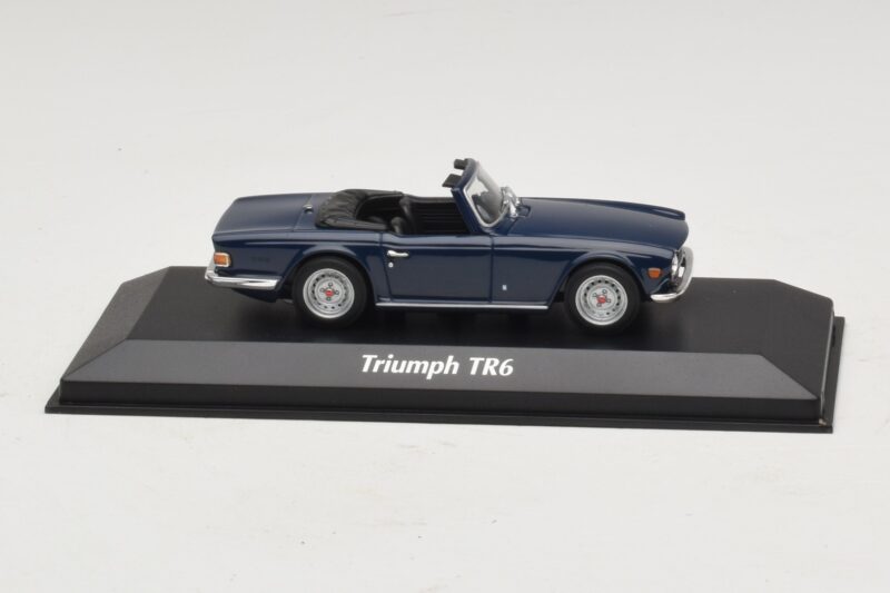 Triumph TR6 Dark Blue Maxichamps 1:43 Triumph TR6 Dark Blue Maxichamps 1:43 940132570 Diecast
