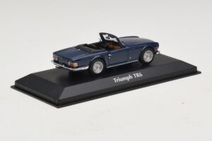 Triumph TR6 Dark Blue Maxichamps 1:43 940132570 Diecast - image 2 of 5