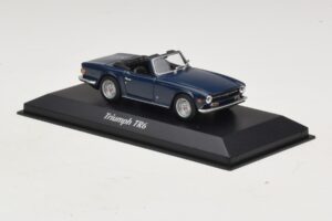 Triumph TR6 Dark Blue Maxichamps 1:43 940132570 Diecast - image 3 of 5