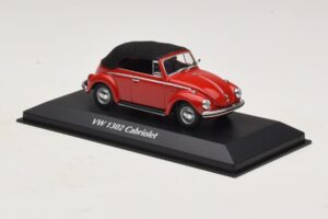 Volkswagen 1302 Cabriolet Red Maxichamps 1:43 940055031 Diecast - image 3 of 5