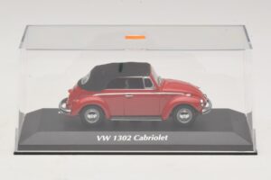 Volkswagen 1302 Cabriolet Red Maxichamps 1:43 940055031 Diecast - image 4 of 5