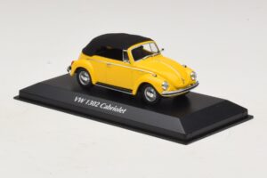 Volkswagen 1302 Cabriolet Yellow Maxichamps 1:43 940055030 Diecast - image 3 of 5