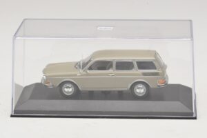 Volkswagen 411 LE Variant Savanna Beige Minichamps 1:43 400051114 Diecast - image 4 of 5
