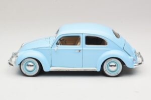 Volkswagen Beetle Blue Bburago 1:18 3381 Diecast - image 4 of 8