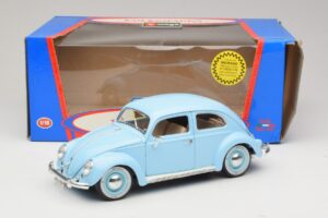 Volkswagen Beetle Blue Bburago 1:18 3381 Diecast - image 8 of 8