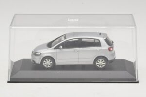 Volkswagen Golf Plus Mk5 Silver Replacement Box Minichamps 1:43 400054370-R1 Diecast - image 4 of 5