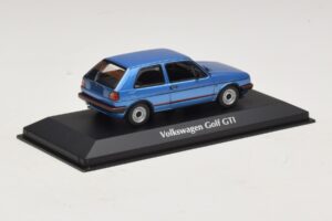 Volkswagen Golf GTI Mk2 Blue Metallic Maxichamps 1:43 940054120 Diecast - image 2 of 5