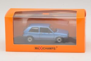 Volkswagen Golf GTI Mk2 Blue Metallic Maxichamps 1:43 940054120 Diecast - image 5 of 5