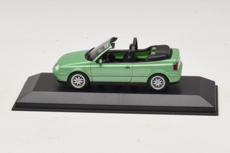 Volkswagen Golf Mk4 Cabriolet Green Metallic Minichamps 1:43 Volkswagen Golf Mk4 Cabriolet Green Metallic Minichamps 1:43 430058335 Diecast