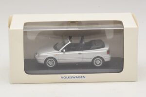 Volkswagen Golf Mk4 Cabriolet Silver Dealer Edition Minichamps 1:43 GOLF004 Diecast - image 5 of 5
