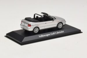 Volkswagen Golf Mk4 Cabriolet Silver Maxichamps 1:43 940058331 Diecast - image 2 of 5