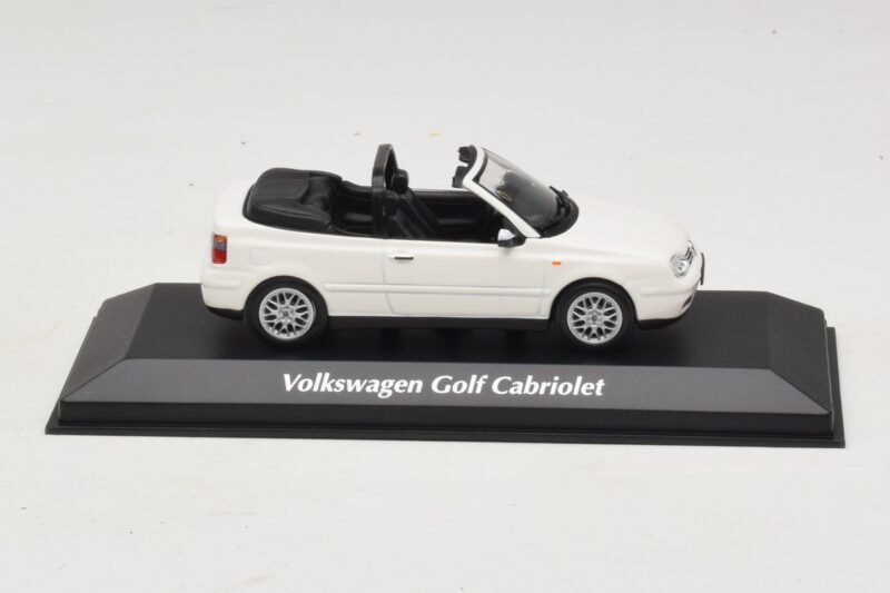Volkswagen Golf Mk4 Cabriolet White Maxichamps 1:43 Volkswagen Golf Mk4 Cabriolet White Maxichamps 1:43 940058330 Diecast