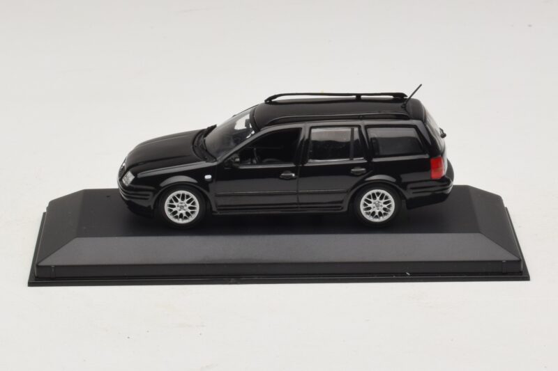 Volkswagen Golf Mk4 Variant Sport Highline BBS Edition Black Minichamps 1:43 Volkswagen Golf Mk4 Variant Sport Highline BBS Edition Black Minichamps 1:43 GOLF008 Diecast