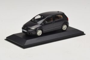 Volkswagen Golf Plus Mk5 Black Minichamps 1:43 GOLF007 Diecast - image 2 of 5
