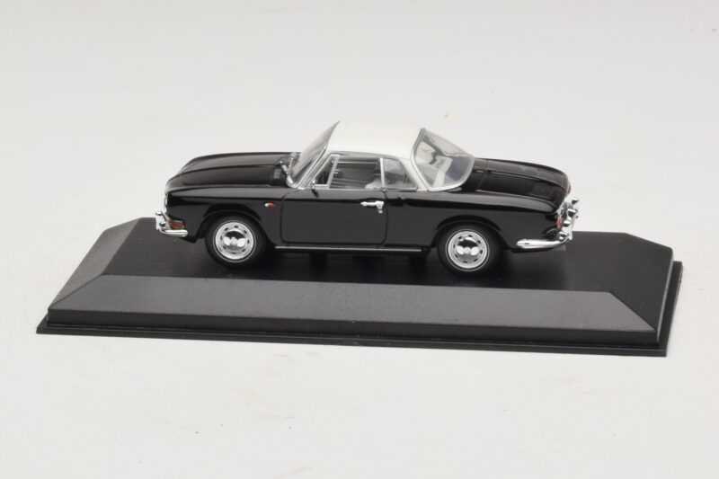 Volkswagen Karmann Ghia Black With White Roof Minichamps 1:43 Volkswagen Karmann Ghia Black With White Roof Minichamps 1:43 430050224 Diecast