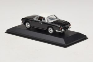 Volkswagen Karmann Ghia Black With White Roof Minichamps 1:43 430050224 Diecast - image 3 of 5