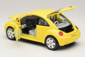 Volkswagen New Beetle A4 Yellow Bburago 1:18 3302 Diecast - image 5 of 8