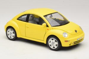 Volkswagen New Beetle A4 Yellow Bburago 1:18 3302 Diecast - image 6 of 8