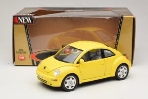 Volkswagen New Beetle A4 Yellow Bburago 1:18 3302 Diecast - image 8 of 8