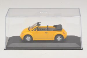 Volkswagen New Beetle Cabriolet Yellow Minichamps 1:43 BEETLE002 Diecast - image 4 of 5