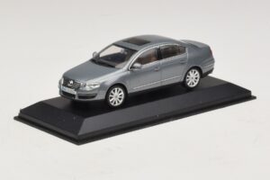 Volkswagen Passat B6 Grey Metallic Minichamps 1:43 PASSAT006 Diecast - image 2 of 5