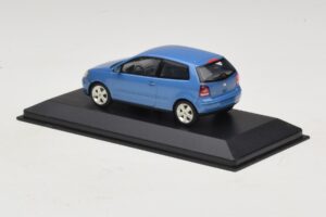Volkswagen Polo 9N3 Blue Minichamps 1:43 POLO001 Diecast - image 3 of 5