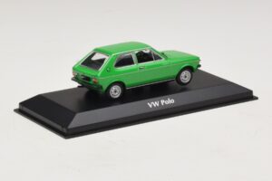 Volkswagen Polo Mk1 Green Maxichamps 1:43 940050501 Diecast - image 2 of 5