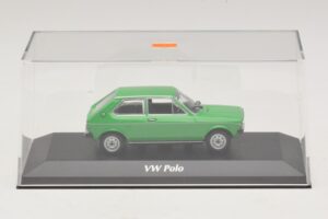 Volkswagen Polo Mk1 Green Maxichamps 1:43 940050501 Diecast - image 4 of 5