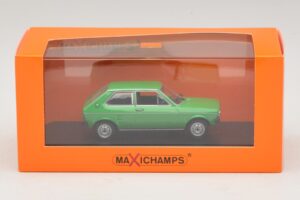 Volkswagen Polo Mk1 Green Maxichamps 1:43 940050501 Diecast - image 5 of 5