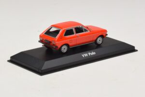 Volkswagen Polo Mk1 Red Maxichamps 1:43 940050500 Diecast - image 2 of 5