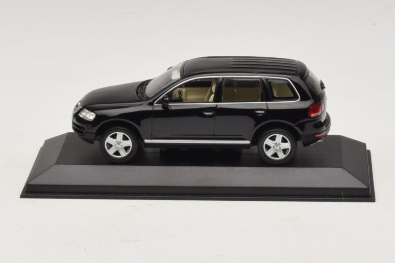 Volkswagen Touareg 7L Black Minichamps 1:43 Volkswagen Touareg 7L Black Minichamps 1:43 TOUAREG002 Diecast
