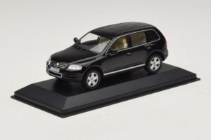 Volkswagen Touareg 7L Black Minichamps 1:43 TOUAREG002 Diecast - image 2 of 5