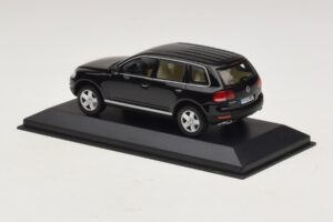 Volkswagen Touareg 7L Black Minichamps 1:43 TOUAREG002 Diecast - image 3 of 5