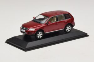 Volkswagen Touareg 7L Red Minichamps 1:43 TOUAREG003 Diecast - image 2 of 5
