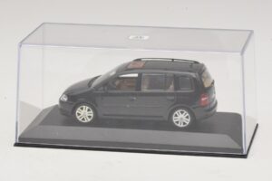 Volkswagen Touran 1T Black Minichamps 1:43 TOURAN005 Diecast - image 4 of 5