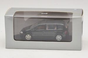 Volkswagen Touran 1T Black Minichamps 1:43 TOURAN005 Diecast - image 5 of 5