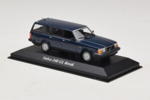 Volvo 240 GL Estate Dark Blue Maxichamps 1:43 940171412 Diecast - image 3 of 5