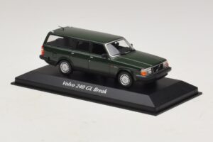 Volvo 240 GL Estate Dark Green Maxichamps 1:43 940171411 Diecast - image 3 of 5