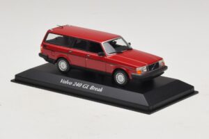 Volvo 240 GL Estate Red Maxichamps 1:43 940171410 Diecast - image 3 of 5