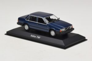 Volvo 740 Dark Blue Metallic Maxichamps 1:43 940171701 Diecast - image 3 of 5