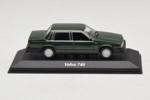 Volvo 740 Dark Green Maxichamps 1:43 940171700 Diecast