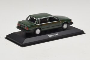 Volvo 740 Dark Green Maxichamps 1:43 940171700 Diecast - image 2 of 5