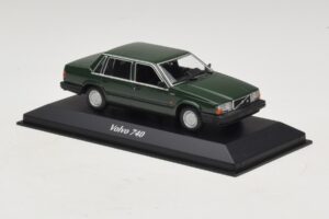 Volvo 740 Dark Green Maxichamps 1:43 940171700 Diecast - image 3 of 5