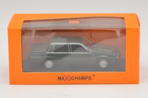 Volvo 740 Dark Green Maxichamps 1:43 940171700 Diecast - image 5 of 5